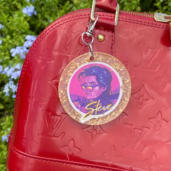 Stranger Things Purple Steve Harrington Cartoon & Gold Flakes Keychain Bag Charm - Picture 12 of 17